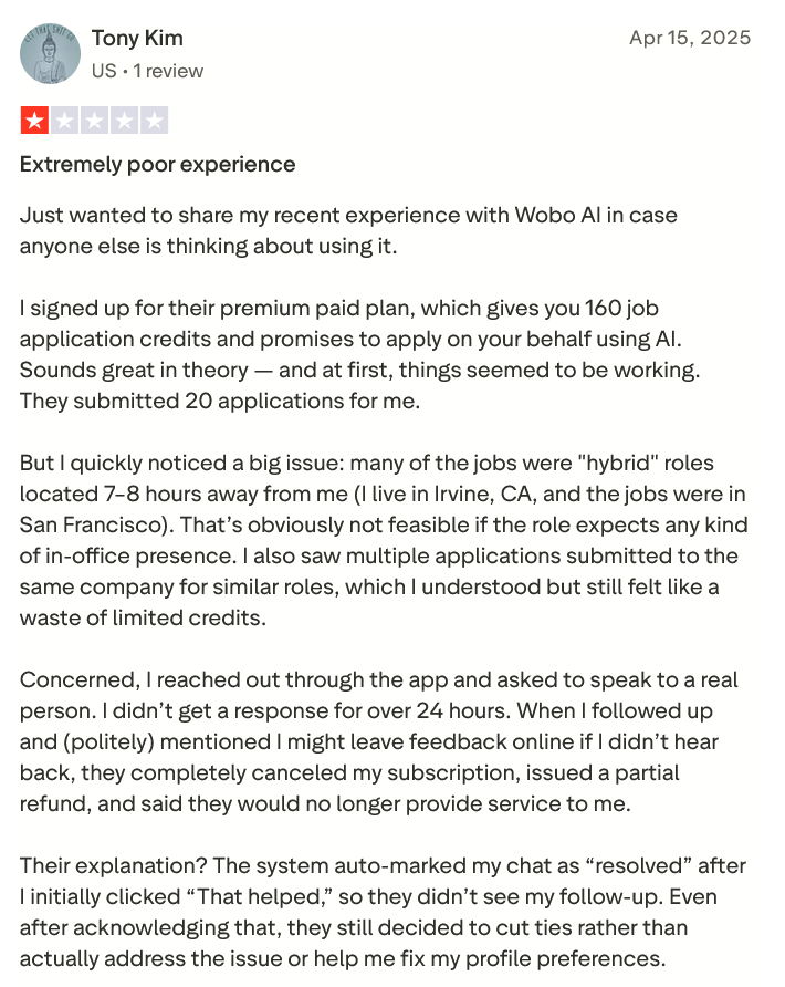 Beoordeling met één ster waarin problemen met het matchen van vacatures, de relevantie van de locatie, herhaalde sollicitaties en de reactie van de klantenservice worden beschreven.