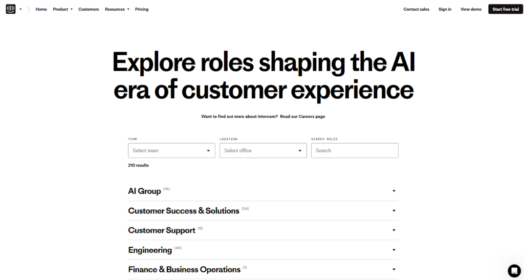 Capture d'écran d'une page carrières d'une entreprise avec des filtres pour les équipes et les lieux, montrant plusieurs postes ouverts dans des départements tels que l'IA, l'ingénierie, le succès client et les opérations, illustrant la façon dont les stages sont répertoriés en dehors des sites d'emploi.